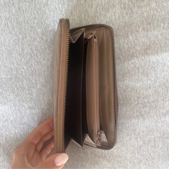 Gucci Leather Wallet Marmont in Nude Color with Gold Accents - Picture 3 of 6